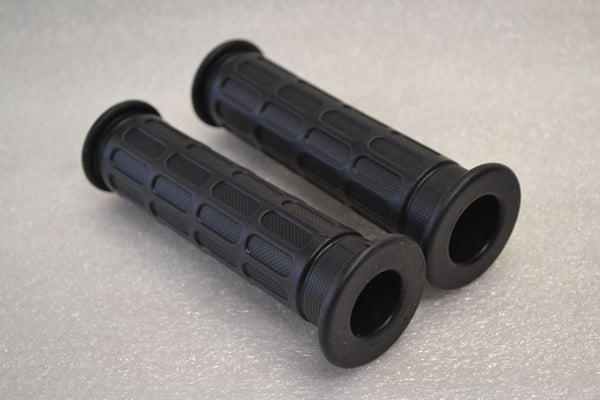 7/8" Motorcycle Hand Grips For CB1300 ABS CB 1300 1997-2021 2020 2019 2018 7/8'' 22mm Motorcycle Hand Grips Handle Bar Handlebar Hand Grip Ends Plug(03
